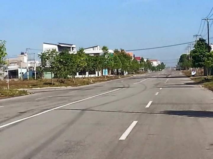 Đất Sốt!!! Bán gấp đất MT đường Nguyễn Văn Khạ, 600m2,ngang 30m. SHR