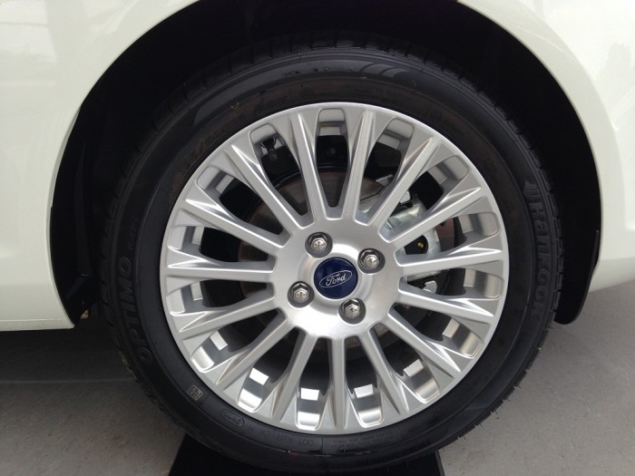 Bán xe Ford Fiesta chính hãng, giá rẻ nhất miền Bắc hỗ trợ trả góp 90%, giao xe ngay