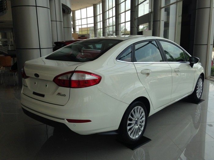 Bán xe Ford Fiesta chính hãng, giá rẻ nhất miền Bắc hỗ trợ trả góp 90%, giao xe ngay