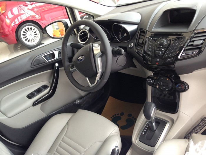 Bán xe Ford Fiesta chính hãng, giá rẻ nhất miền Bắc hỗ trợ trả góp 90%, giao xe ngay