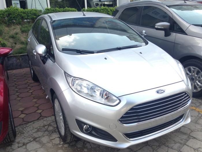 Bán xe Ford Fiesta chính hãng, giá rẻ nhất miền Bắc hỗ trợ trả góp 90%, giao xe ngay