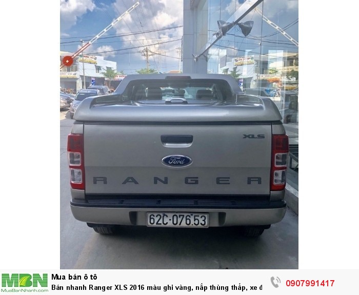 Bán nhanh Ranger XLS 2016 màu ghi vàng, nắp thùng thấp, xe đẹp như ảnh