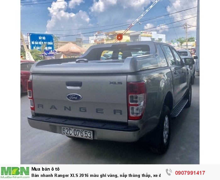 Bán nhanh Ranger XLS 2016 màu ghi vàng, nắp thùng thấp, xe đẹp như ảnh
