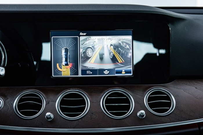 Mercedes E200 chính hãng Siêu lướt