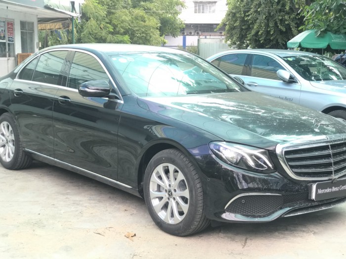 Mercedes E200 chính hãng Siêu lướt