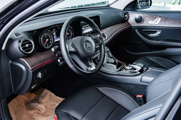 Mercedes E200 chính hãng Siêu lướt