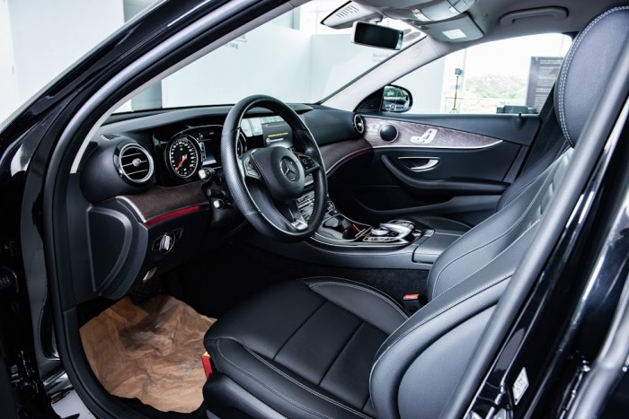 Mercedes E200 chính hãng Siêu lướt