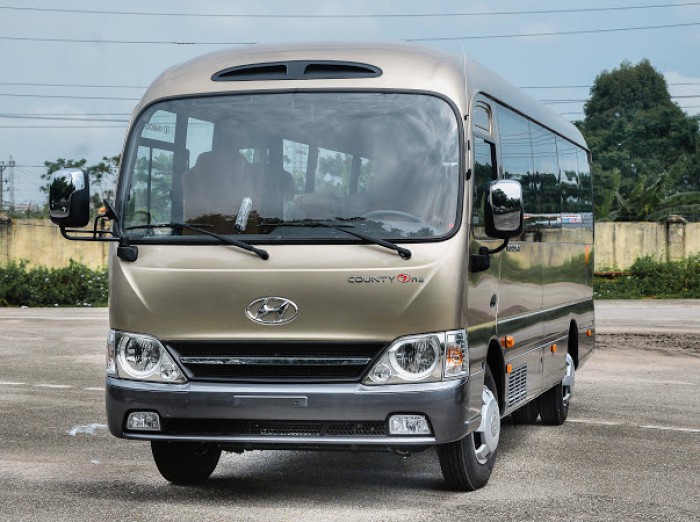 Hyundai County đồng vàng thân dài giao xe ngay, hỗ trợ trả góp tới 75%