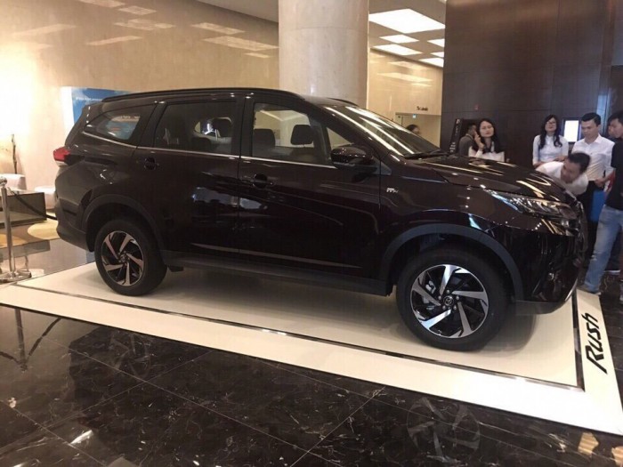 Toyota Rush 7 chỗ nhập khẩu nguyên chiếc, nhiều màu lựa chọn, giao xe sớm, hỗ trợ vay trả góp