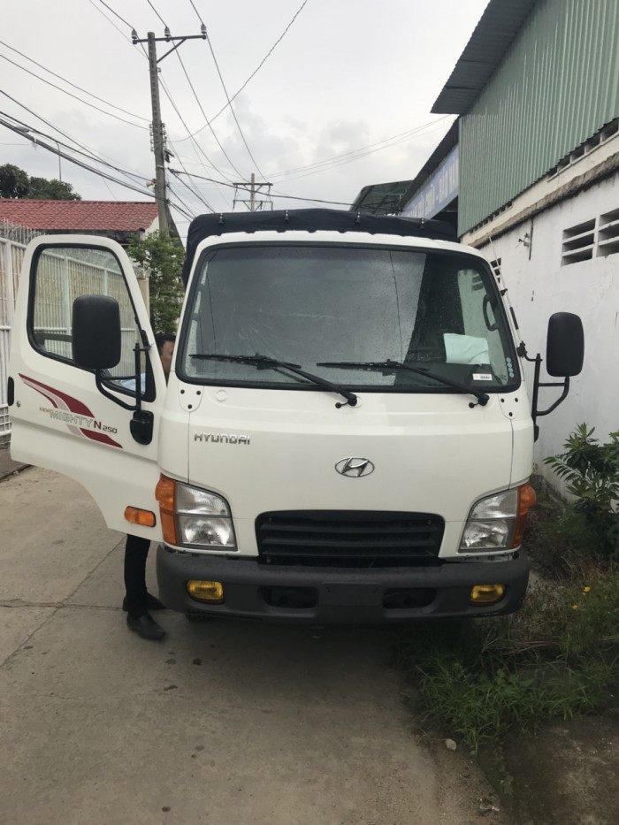 Xe Hyundai N250 2.4 tấn giá cực tốt