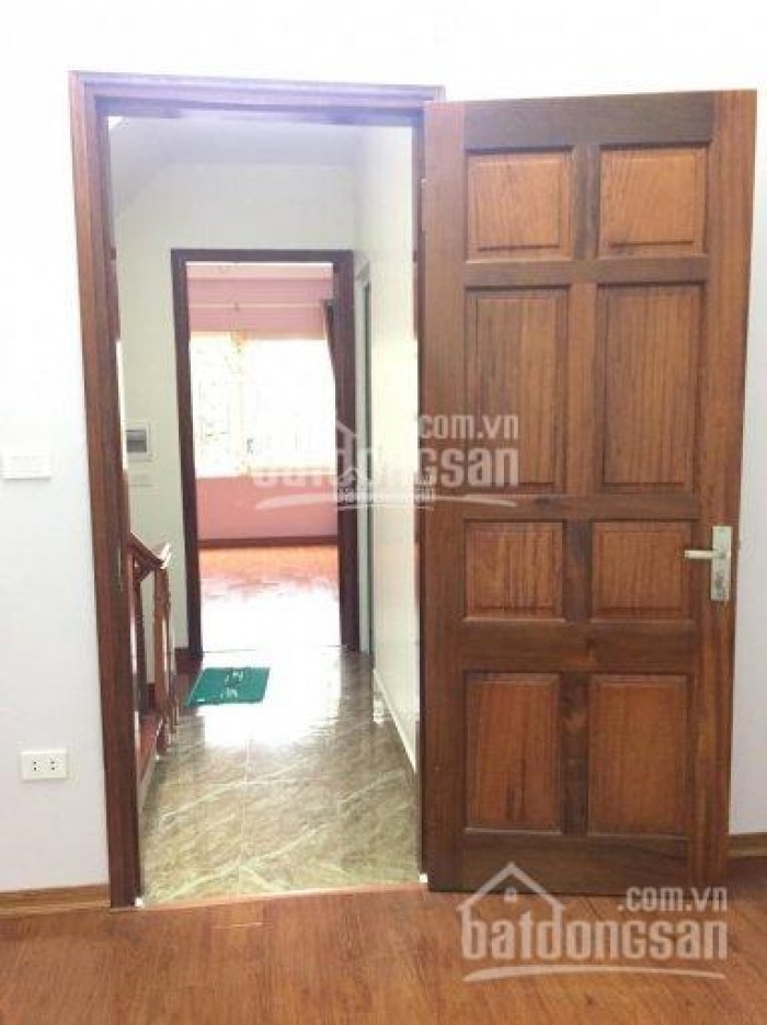 Bán nhà ngõ 651, Minh Khai, ô tô 16 chỗ vào nhà, 50m2, 5 tầng, giá 2.85 tỷ, đẹp long lanh