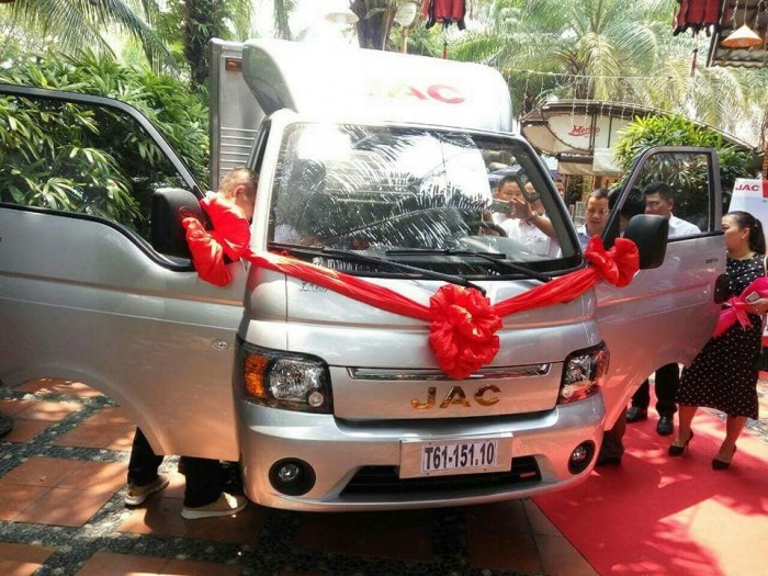 khuyến mãi giá sốc 40tr nhận ngay siêu phẩm jac 990kg