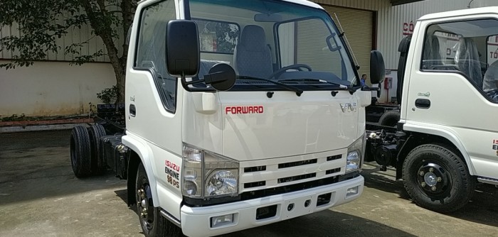 Isuzu VM tải trọng 1,9 tấn thùng dài 6,2m hoàn toàn mới.