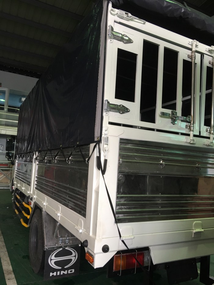 Hino XZU650 Euro 4 thùng mui bạt