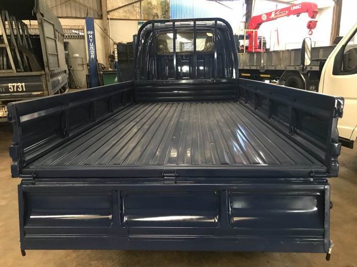 Hyundai Porter 150, HD700 Đồng vàng satxi, thùng kín, thùng bạt