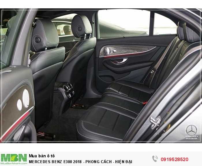 Mercedes Benz E300 Đen 2018 - Phong Cách - Hiện Đại