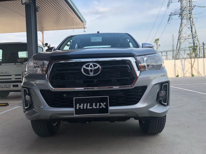 Hilux 2.4 số tự động (4x2)