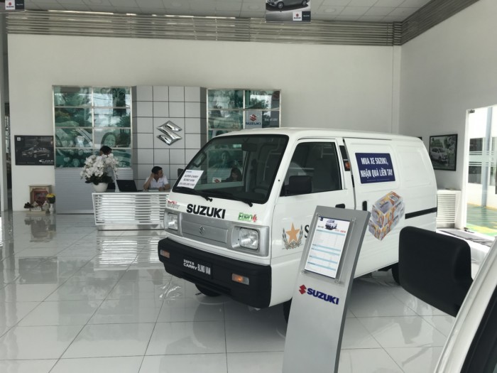 Xe Suzuki Blind van 580 kg, giá khuyến mãi