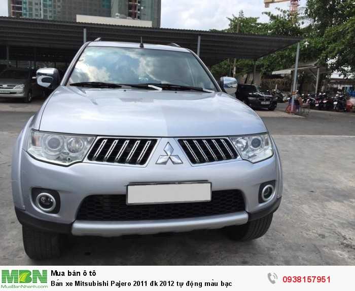 Bán xe Mitsubishi Pajero 2011 đk 2012 tự động màu bạc