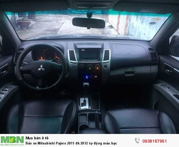 Bán xe Mitsubishi Pajero 2011 đk 2012 tự động màu bạc