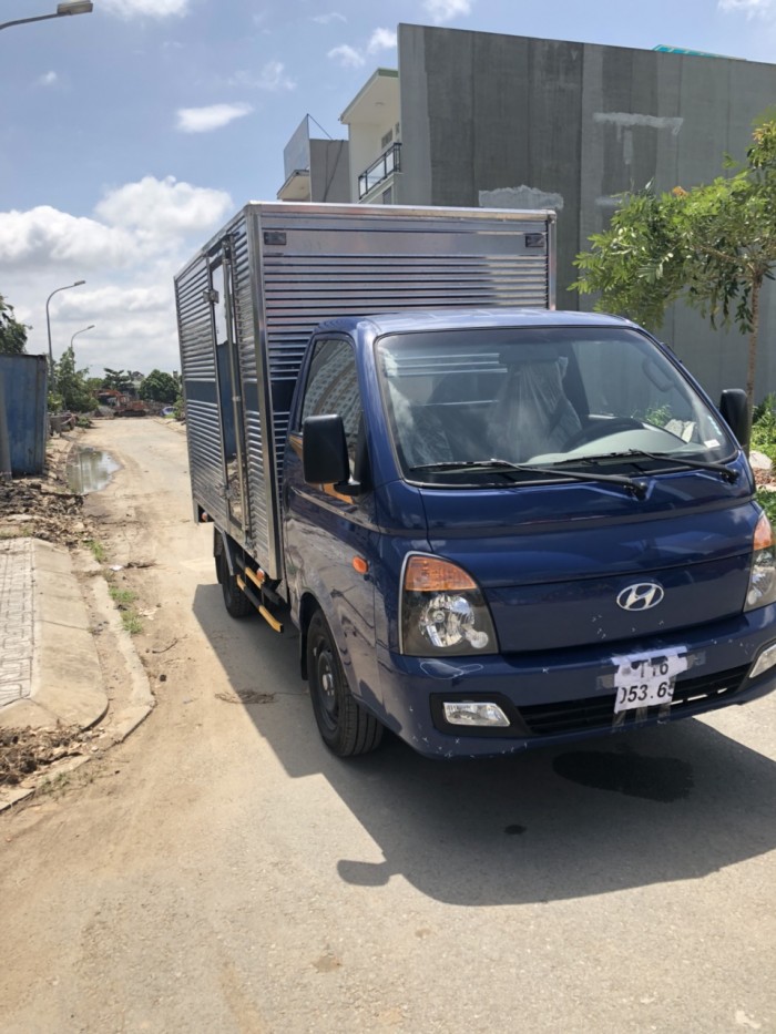 Xe tải hyundai H150 1T5 euro4, xe tải nhẹ hyundai poter