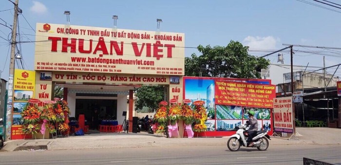 Bán nhà mặt tiền đường Lê Cao Lãng, q.Tân Phú