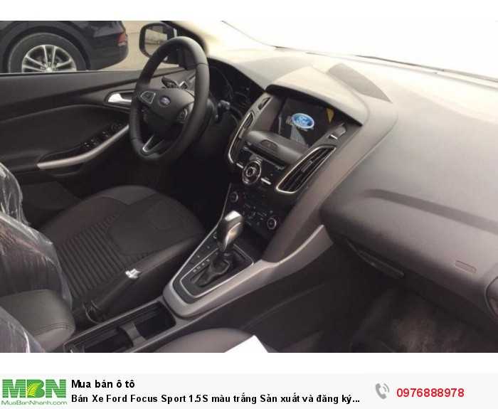 Bán Xe Ford Focus Sport 1.5S màu trắng Sản xuất và đăng ký 06.2018 Biển Hà Nội.