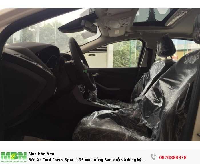 Bán Xe Ford Focus Sport 1.5S màu trắng Sản xuất và đăng ký 06.2018 Biển Hà Nội.