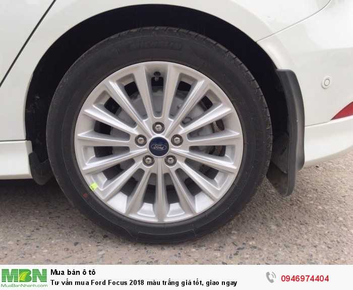 Tư vấn mua Ford Focus 2018 màu trắng giá tốt, giao ngay