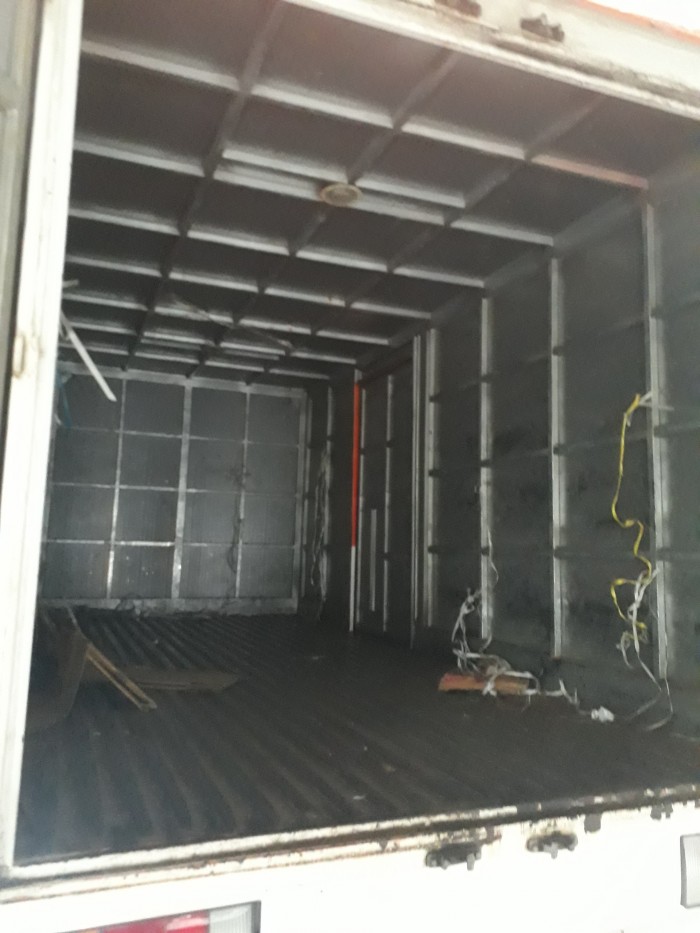 Xe tải hyundai 350 thùng kín full inox, 2015 có máy lạnh, dài 4m4