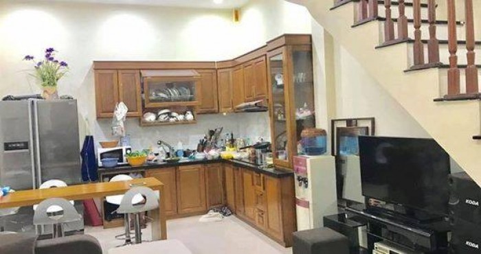 Bán Nhà Tôn Thất Tùng Dt  46m, 4 Tầng ,Kinh Doanh Tốt, Ô Tô.