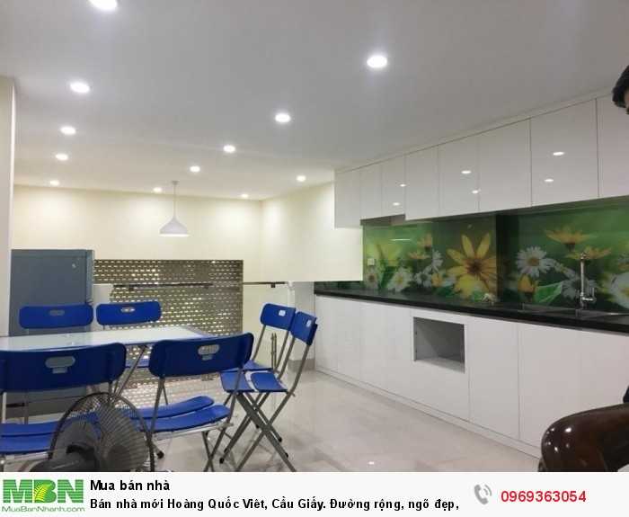 Bán nhà mới Hoàng Quốc Viêt, Cầu Giấy. Đường rộng, ngõ đẹp, ô tô vào nhà, DT 36m2x6T.