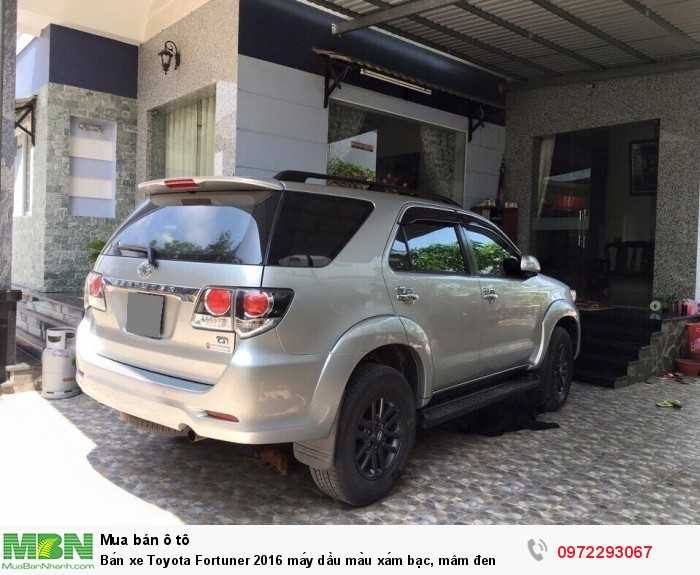 Bán xe Toyota Fortuner 2016 máy dầu màu xám bạc, mâm đen