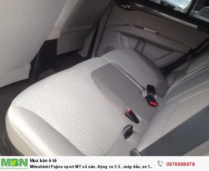 Mitsubishi Pajero sport MT số sàn, động cơ 2.5 , máy dầu, xe 1 cầu, Xe Sản Xuất 2017