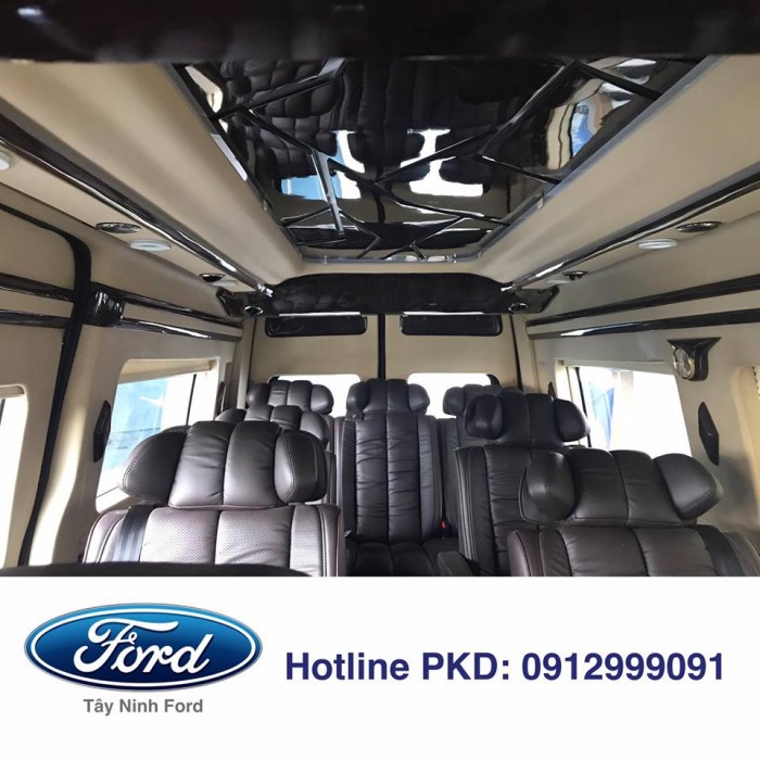 Xe 16 chỗ Ford Transit