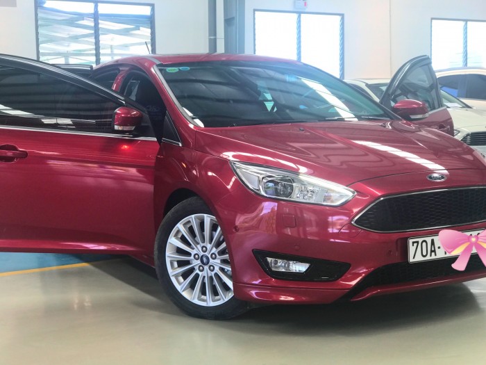 Cần bán gấp ford focus 2018 mới mua 6 tháng