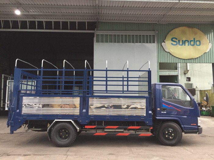 Xe Tải Hyundai IZ49 Euro 4 Thùng Bạt Bửng Nâng