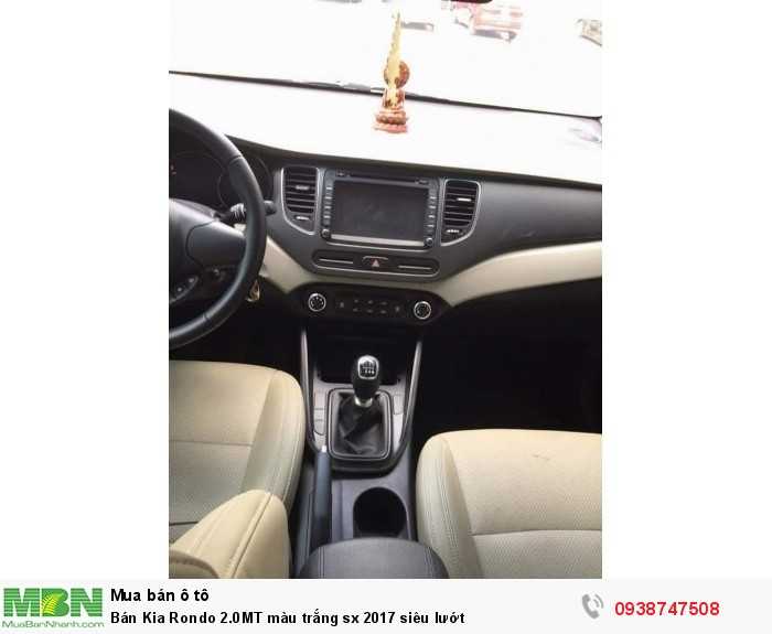 Bán Kia Rondo 2.0MT màu trắng sx 2017 siêu lướt
