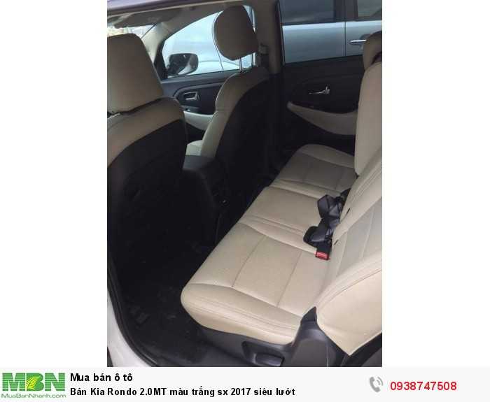 Bán Kia Rondo 2.0MT màu trắng sx 2017 siêu lướt