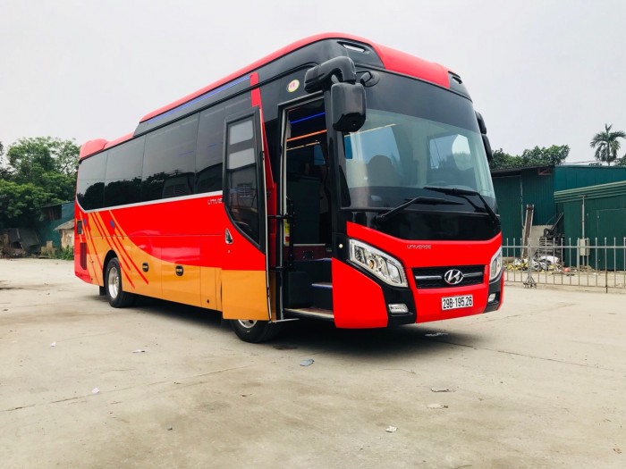 Xe khách 29, 34 chỗ bầu hơi TB85S 2018