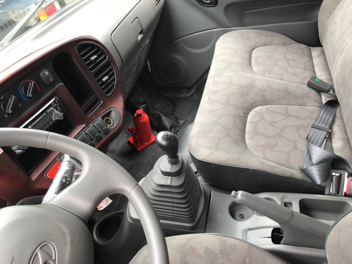 Cần bán xe tải hyundai tải 6.5 tấn thùng kín xe nhập 3 cục giá ưu đãi