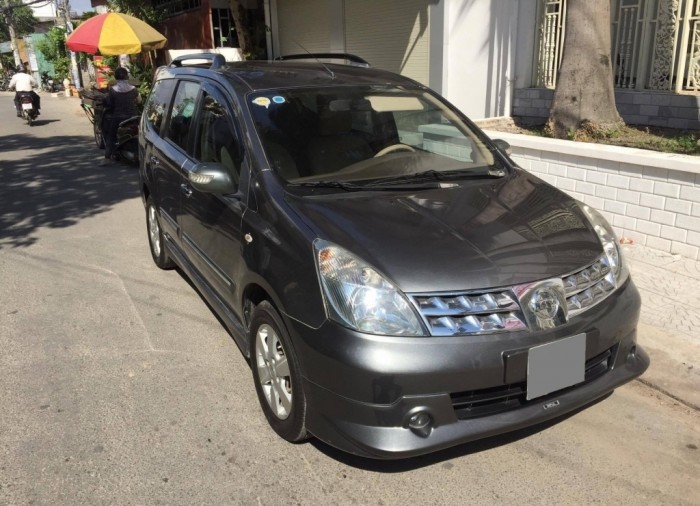 Bán xe Livina Nissan 2011 số sàn màu xám
