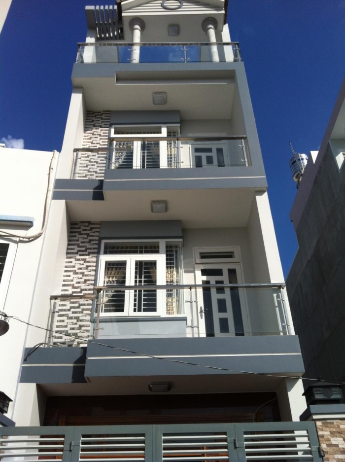 Bán nhà mặt tiền Trần Hưng Đạo, DT 100m2