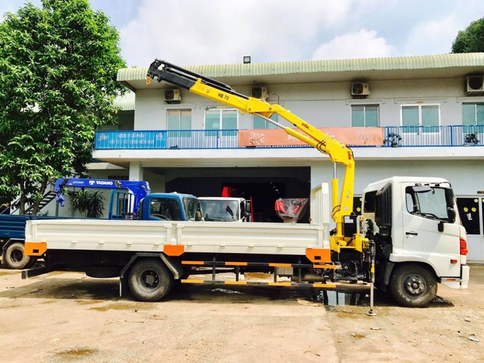 Hino fc gắn cẩu chuyên dùng hyva