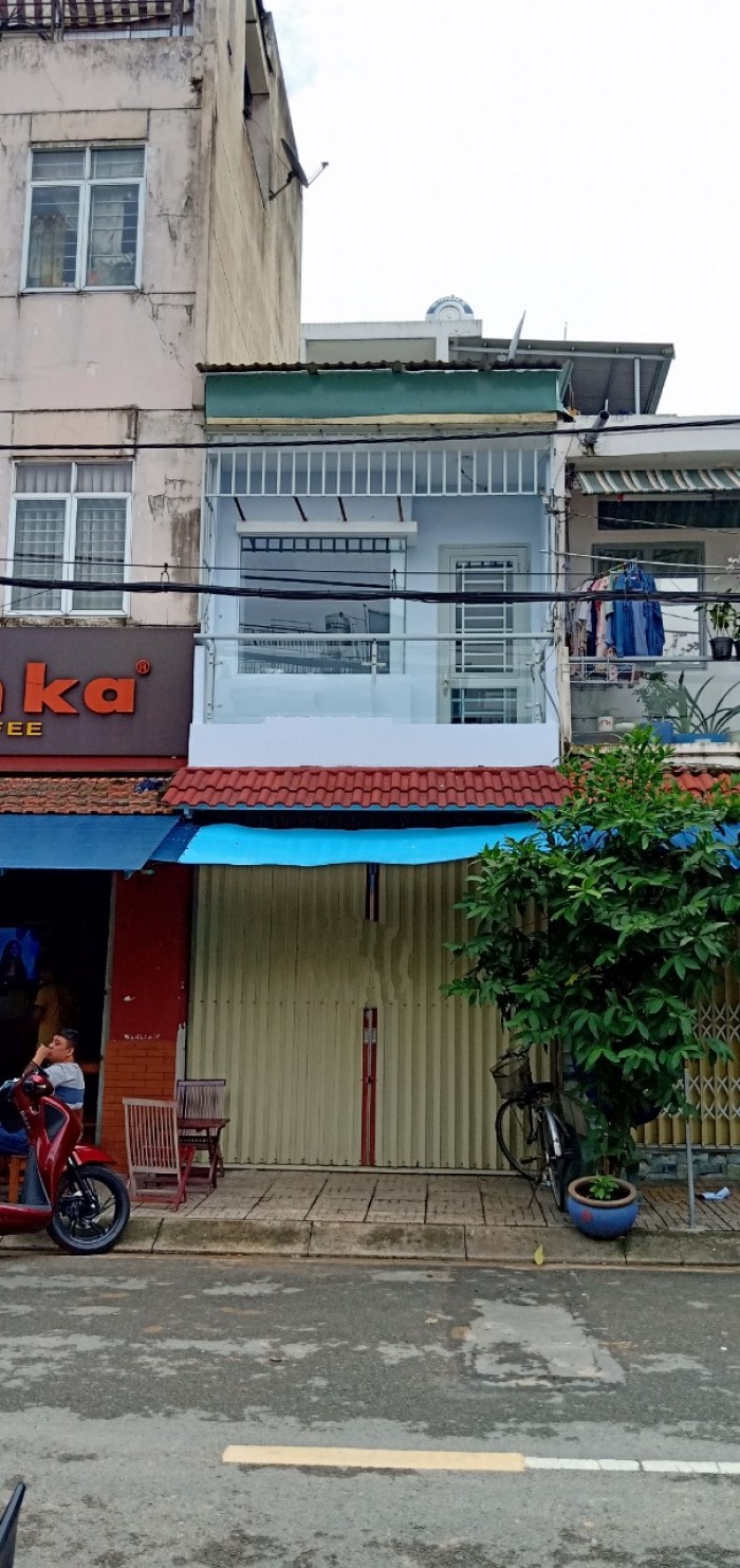 Bán nhà mặt tiền đường lê lâm dt 3,1x7,5, kc trệt 1 lầu