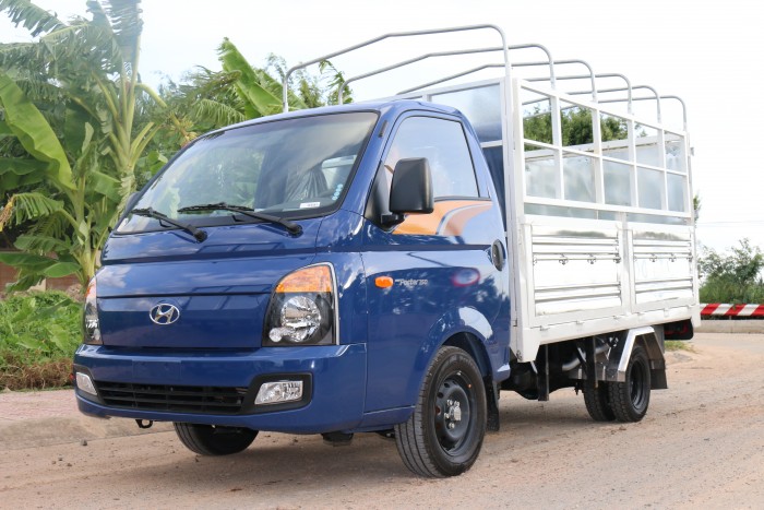 Hyundai H150 Thùng Mui Bạt