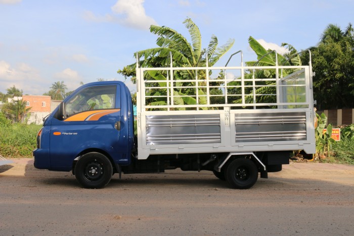 Hyundai H150 Thùng Mui Bạt