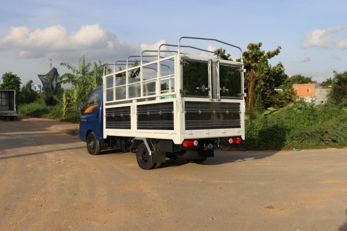 Hyundai H150 Thùng Mui Bạt
