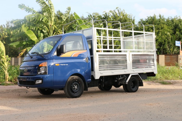 Hyundai H150 Thùng Mui Bạt