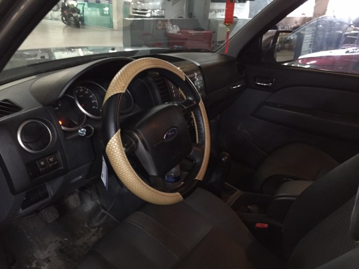 Bán Ford Everest 4x2 MT ghi xám sx 2k13